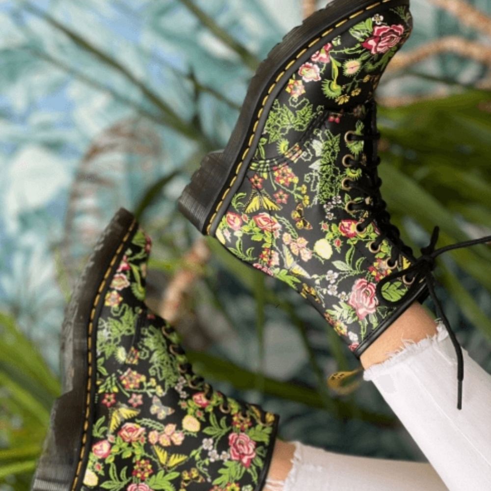 Dr Martens 1460 Floral Bloom Leather Lace Up - Picture 12 of 13